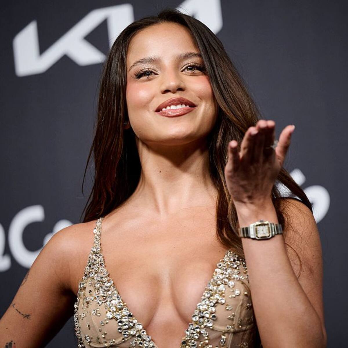 ‘Somos Más’ une a Emilia, Wisin, Xavi y Carlos Vives en el himno del Mundial 2026