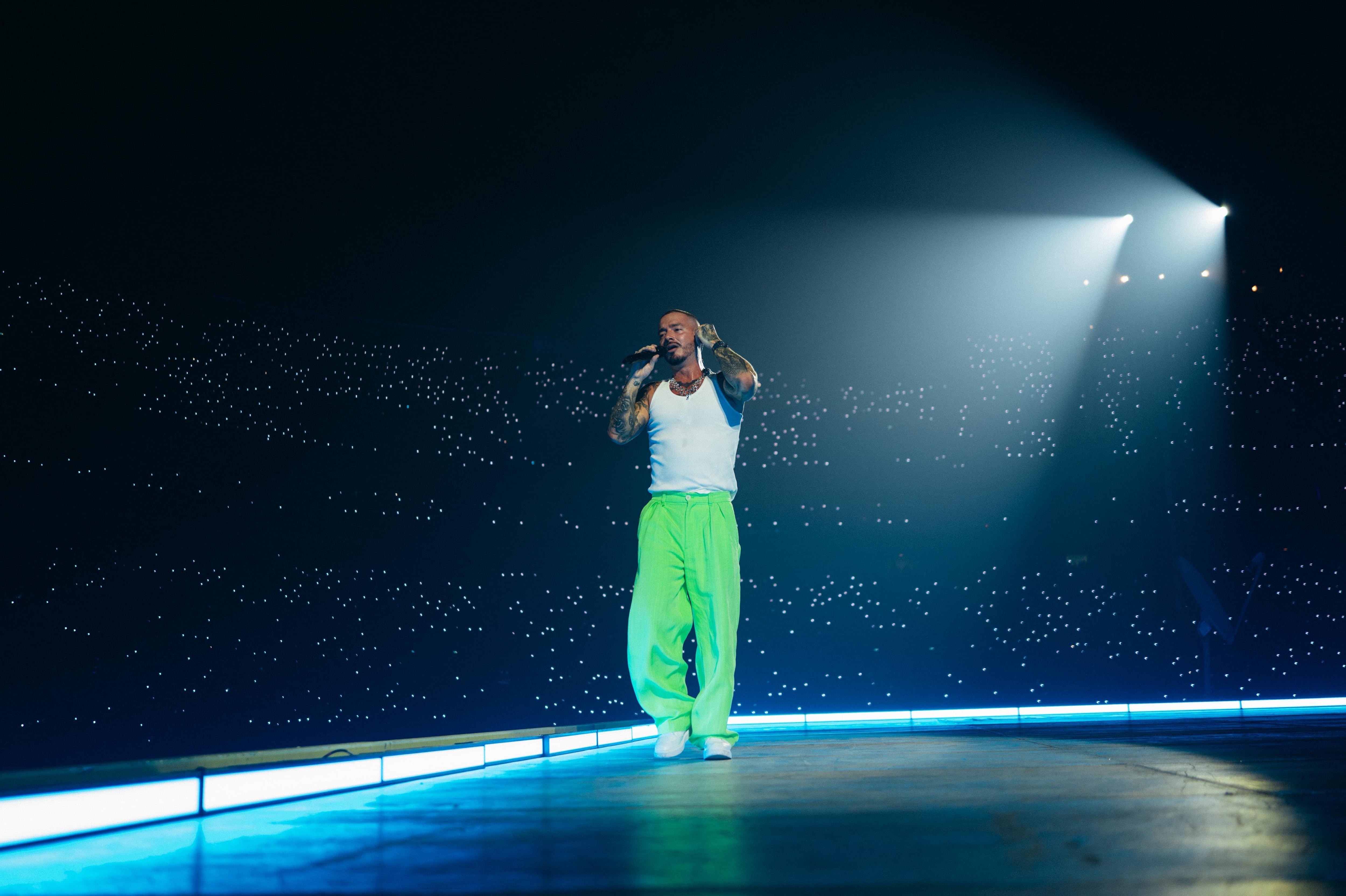 J Balvin aparece para cantar junto con Bad Bunny el 5 de julio de 2026 en el Defense Arena de París, Francia