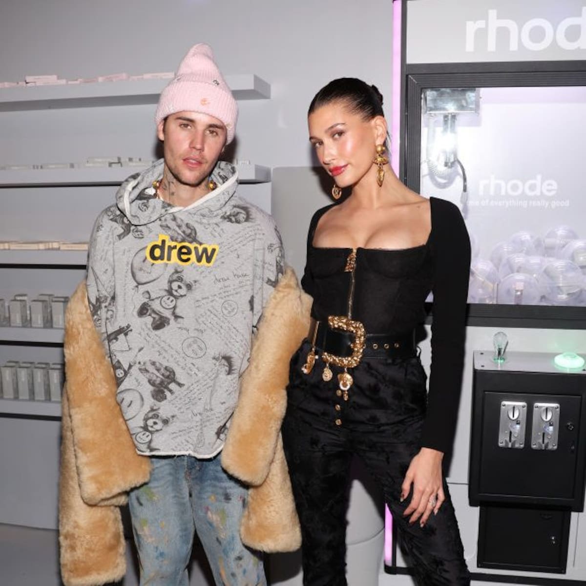 The Outfit Worn by Justin Bieber Goes Viral as a Hilarious Meme