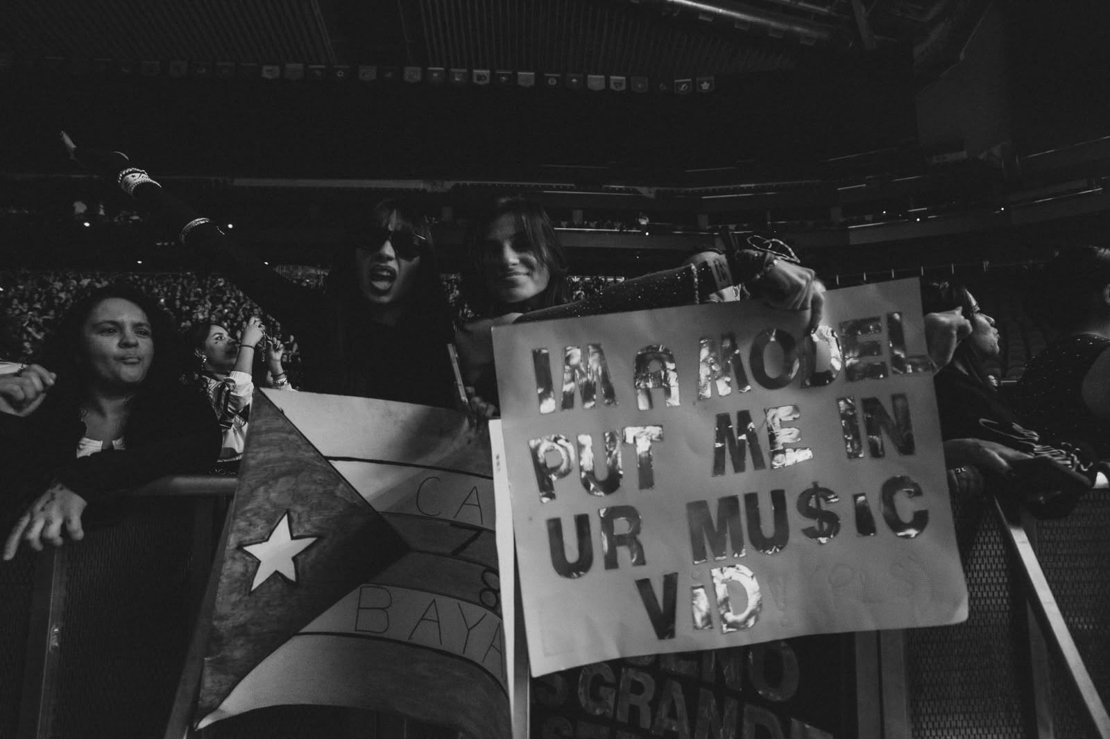Young Miko en el Late Chekout Tour 2026 en Estados Unidos