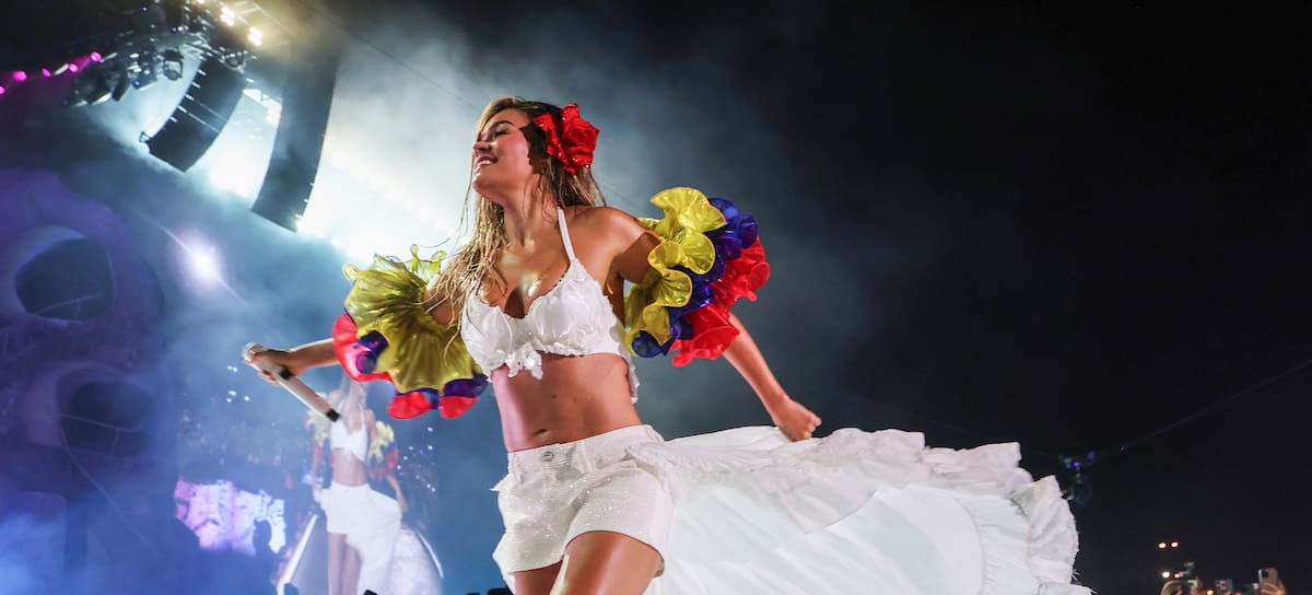 Karol G actúa en Coachella 2026 de forma previa a anunciar el TropiTour