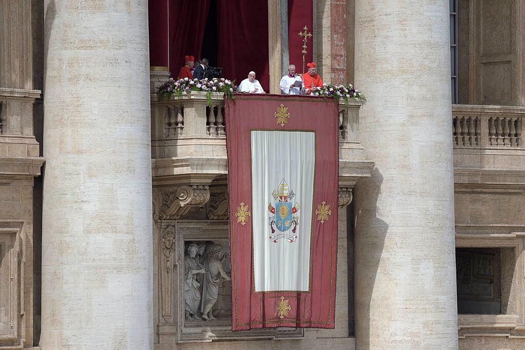 Pope Francis during the impartation of the ‘Urbi et Orbi’ blessing and wishes «good Easter» from the balcony of St. Peter’s Basilica, April 20, 2024, in Rome (Italy). Stefano Spaziani/Europa Press via Getty Images