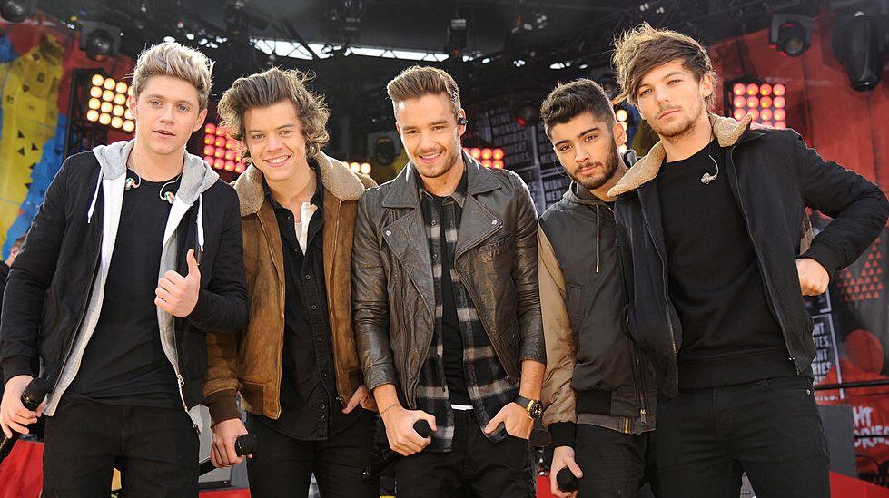 Niall Horan, Harry Styles, Liam Payne, Zayn Malik and Louis Tomlinson of One Direction perform on ABC’s «Good Morning America» at Rumsey Playfield, Central Park on November 26, 2013 in New York City. (Kevin Mazur/WireImage)