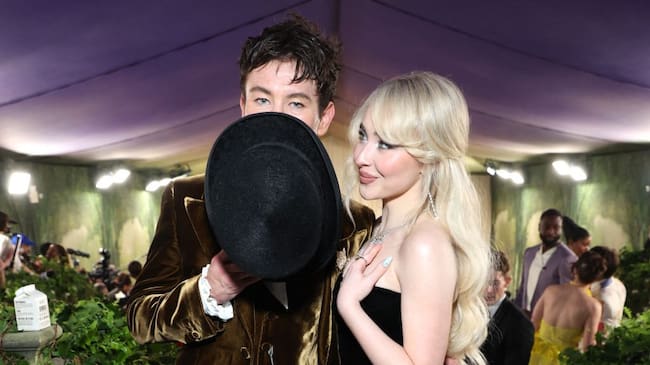 Barry Keoghan and Sabrina Carpenter attend The 2024 Met Gala Celebrating «Sleeping Beauties: Reawakening Fashion» at The Metropolitan Museum of Art on May 06, 2024 in New York City. Kevin Mazur/MG24/Getty Images for The Met Museum/Vogue