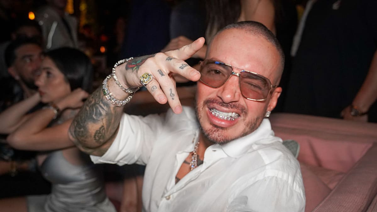 J Balvin reinventa 'Jump' de Van Halen rumbo al Mundial de la FIFA 2026