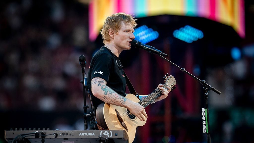 El cantante Ed Sheeran durante su concierto en el Riyadh Air Metropolitano el 30 de mayo de 2025 en Madrid, España. A. Perez Meca/Europa Press vía Getty Images