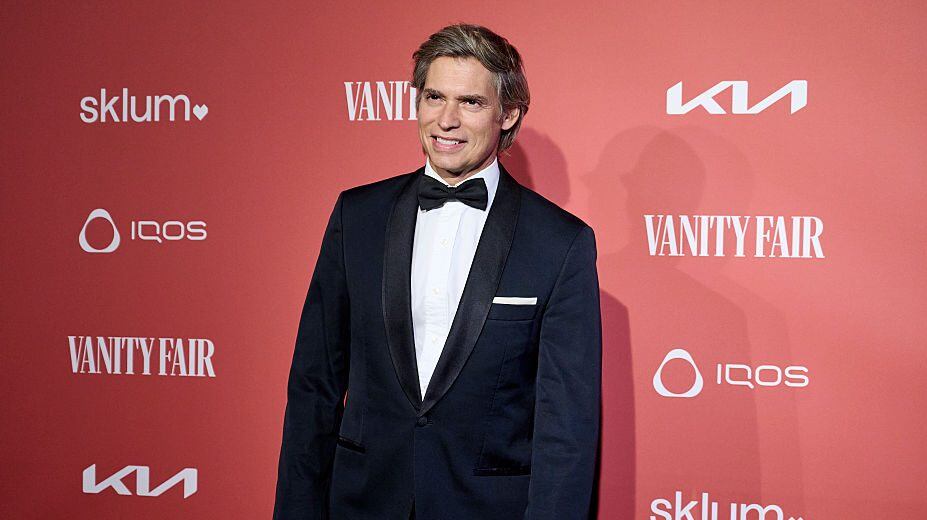 Carlos Baute asiste a la sesión fotográfica para el premio Persona del Año 2025 de Vanity Fair en el Restaurante La Borda del Mentidero el 7 de octubre de 2025 en Madrid, España. (Borja B. Hojas/Getty Images)