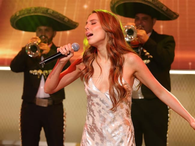 DORAL, FLORIDA – FEBRUARY 21: Majo Aguilar performs on the set of Univision’s «Despierta America» on February 21, 2024 in Miami, Florida. (Photo by Alexander Tamargo/Getty Images)