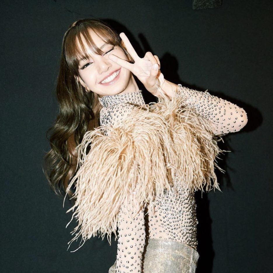 <a href="https://www.instagram.com/lalalalisa_m/">Instagram </a>