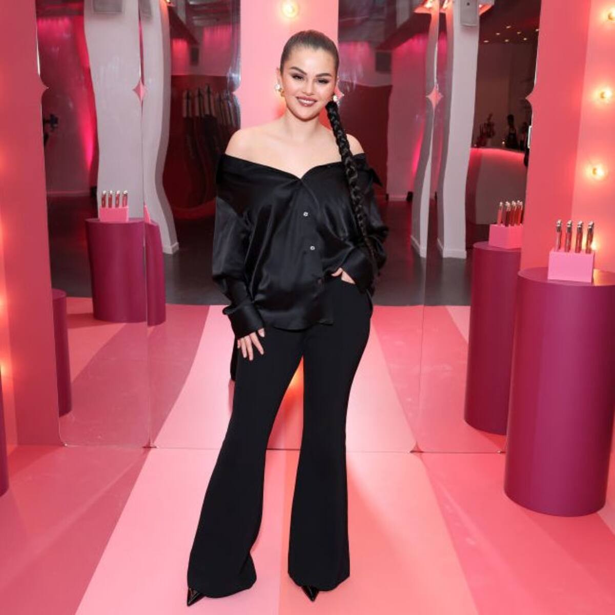 Selena Gomez Receives Boyfriend Application & Affirms «Not One Sad Song On my Album»