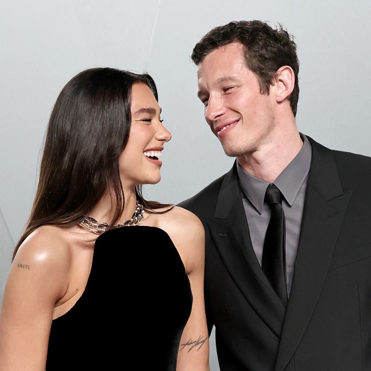 ¿Cuánto costó la boda de Dua Lipa junto a Callum Turner? Tuvieron invitados de lujo