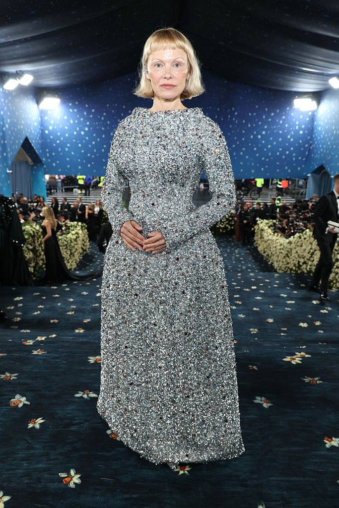 Pamela Anderson attends the 2025 Met Gala Celebrating «Superfine: Tailoring Black Style» at Metropolitan Museum of Art on May 05, 2025 in New York City. (Kevin Mazur/Getty Images)