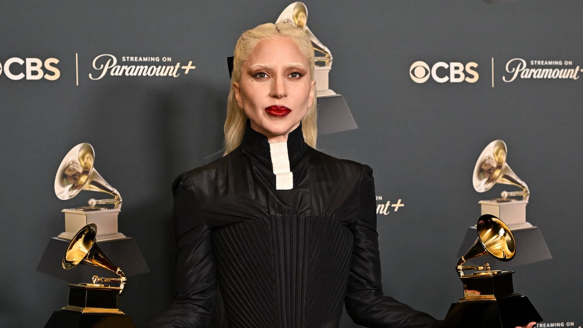Lady Gaga celebra el funeral de su era Mayhem con un Réquiem íntimo