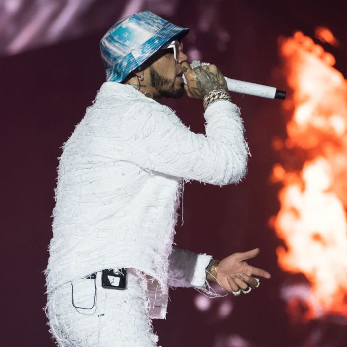 Anuel AA & Arcángel’s Tiraera Continues: «Glock Glock Glock» & «Narcan» Lyrics in English
