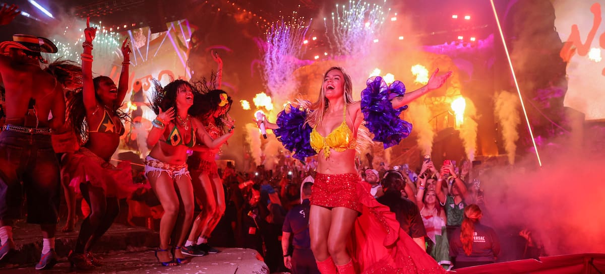 Karol G actúa en el icónico festival de Coachella, en el Empire Polo Club de Indio, California, el 19 de abril de 2026