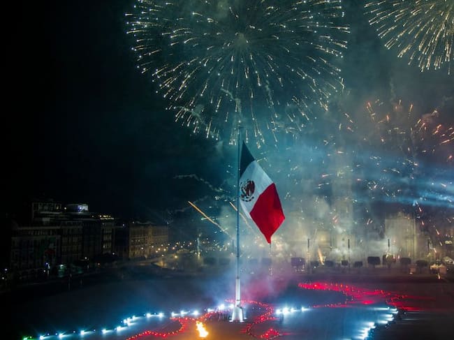 Fireworks go off over an empty Zocalo Square during the ceremony ‘The Shout’ (El Grito) marking the start of Independence Day celebrations in Mexico City on September 15, 2020. (Claudio Cruz/Getty Images)