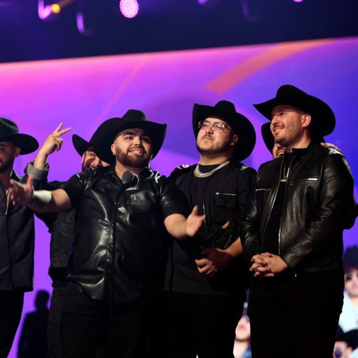 ‘ALV’ by Arcángel & Grupo Frontera Continues to top the LISTA LOS40 USA
