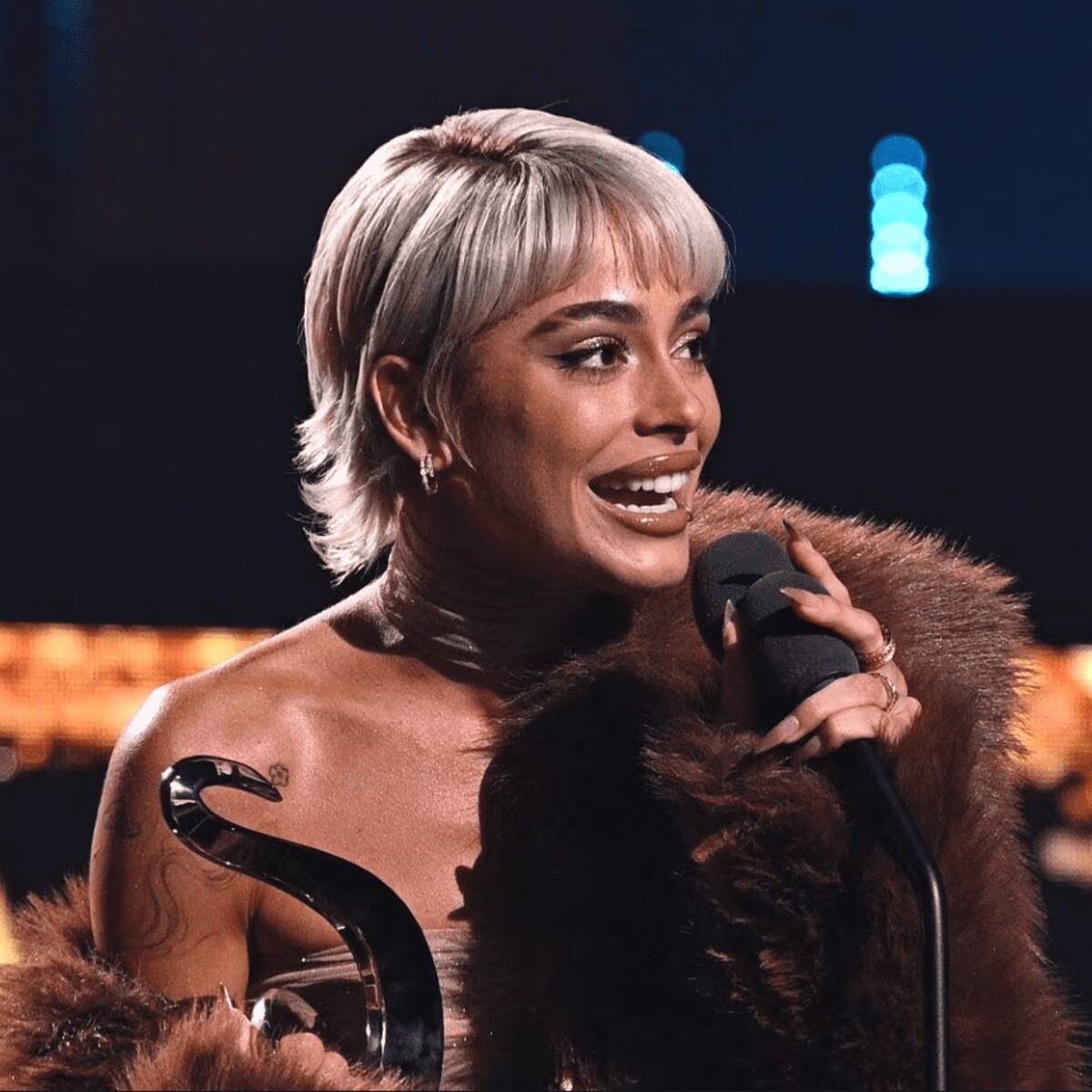 TINI’s Winning Speech at Premio Lo Nuestro: «Sometimes, it’s Good to Have Your Heart Broken»