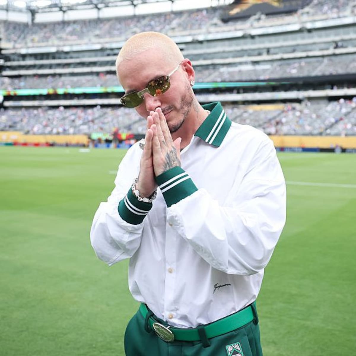 Watch J Balvin and Jay Wheeler’s New ‘Si Te Vas’ Official Video & English Lyrics