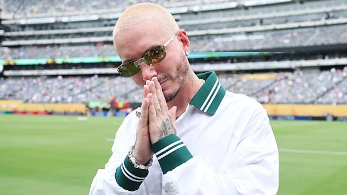 Watch J Balvin and Jay Wheeler’s New ‘Si Te Vas’ Official Video & English Lyrics