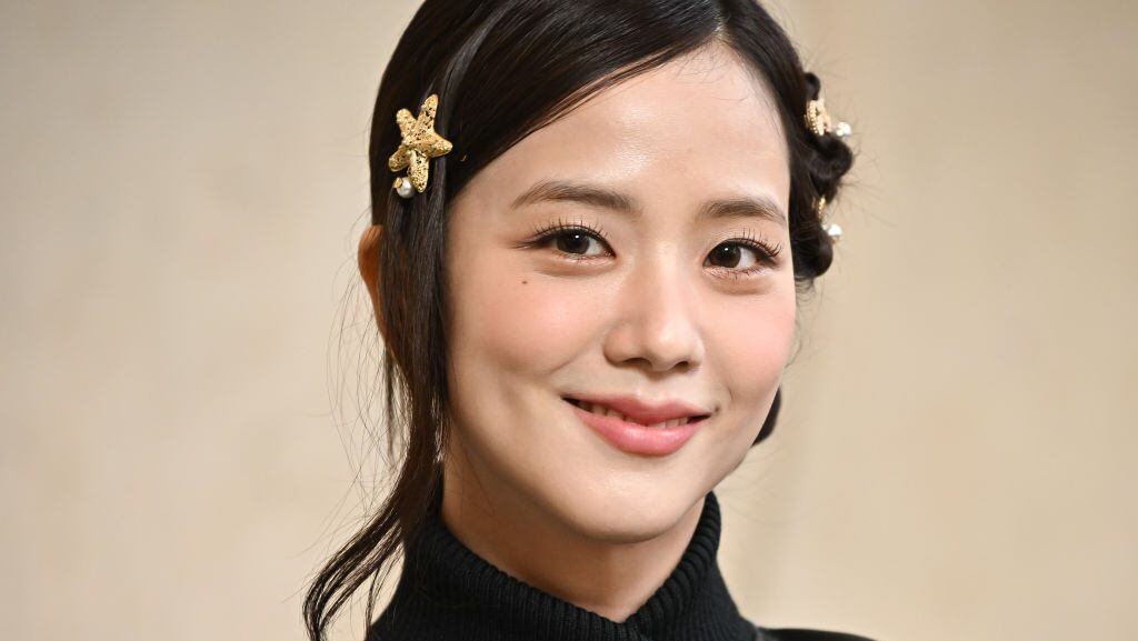 Jisoo attends the Christian Dior Haute Couture Spring-Summer 2025 show as part of Paris Fashion Week on January 27, 2025 in Paris, France. (Stephane Cardinale – Corbis/Getty Images)