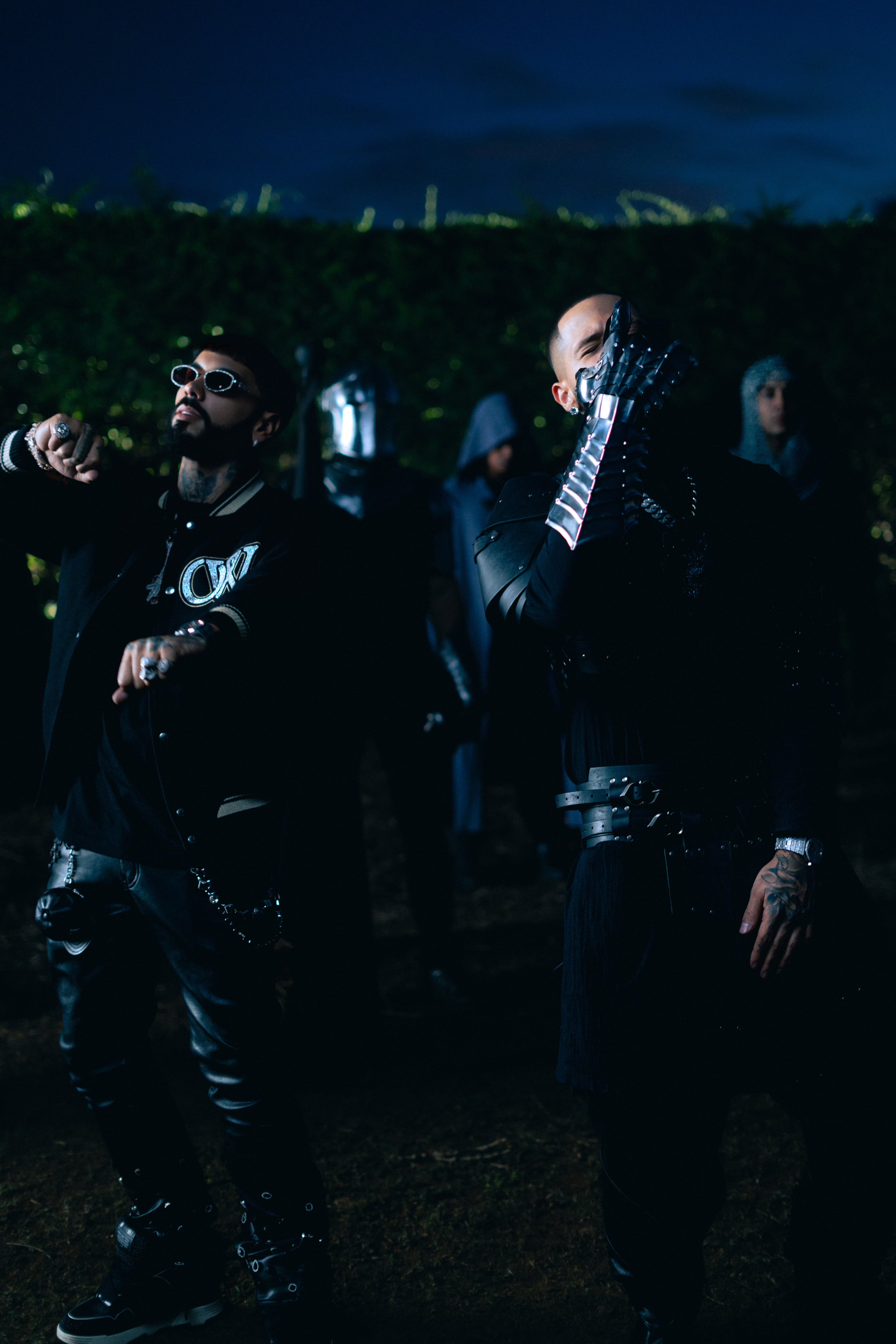 ROA y Anuel AA estrenan VAMOS A VEL