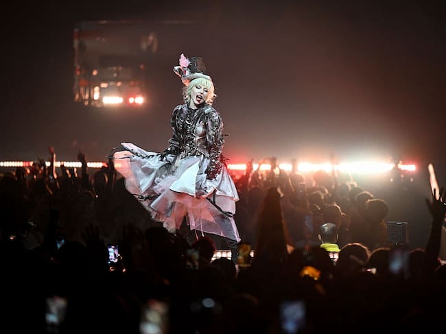 Lady Gaga se presenta en el escenario del O2 Arena el 29 de septiembre de 2025 en Londres, Inglaterra. Samir Hussein/Getty Images para Live Nation