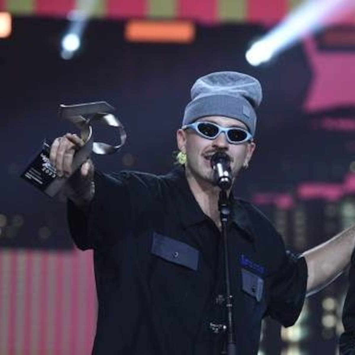 Feid’s Unheard Words to Ozuna Receiving their Award at LOS40 Music Awards Santander 2023