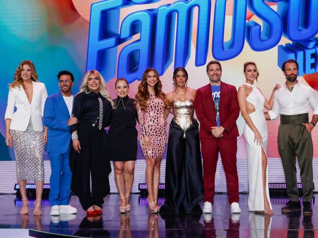 Marie Claire Harp, Ricardo Margaleff, Wendy Guevara, Rosa María Noguerón, Yanet García, Galilea Montijo, Guillermo Schutz, Odalys Ramírez y Diego de Erice posan para una foto durante una rueda de prensa de «La Casa de los Famosos México 2026» en Televisa San Ángel el 21 de julio de 2026 en Ciudad de México, México.