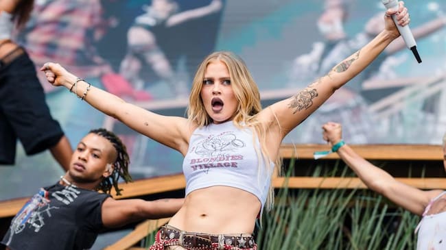 Luisa Sonza performs live on stage during day one of Lollapalooza Brazil at Autodromo de Interlagos on March 22, 2024 in Sao Paulo, Brazil. (Mauricio Santana/Getty Images)