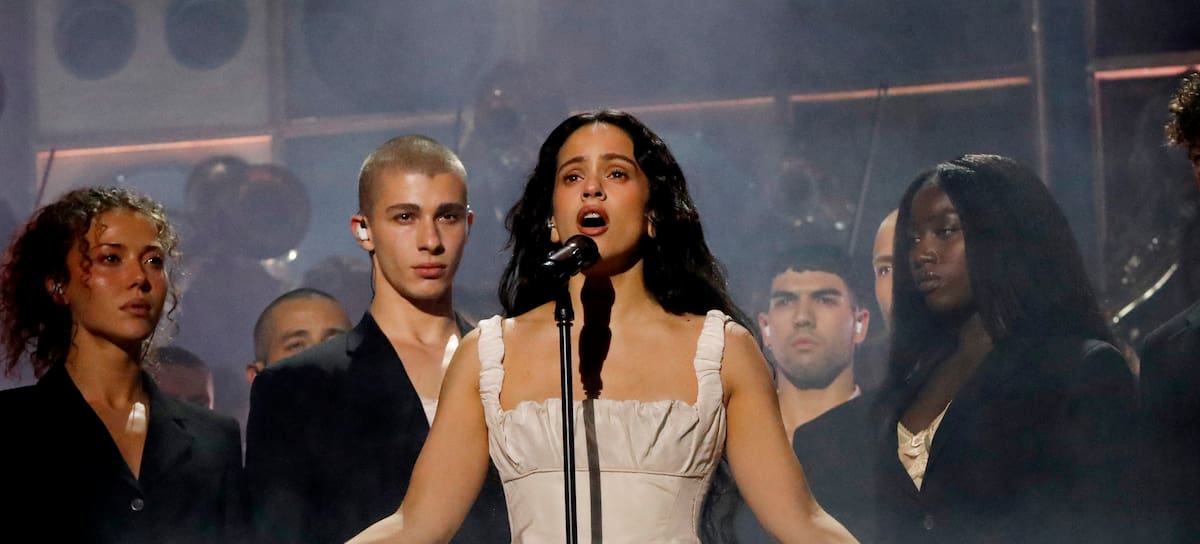 Rosalía actuando en los premios BRIT 2026 el 28 de febrero de 2026 en Manchester, Reino Unido.