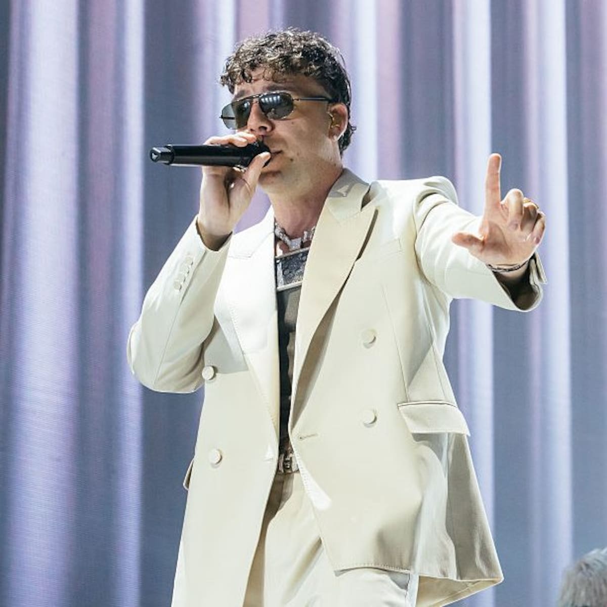 Letra y significado de ‘TUCHAT’ de Quevedo