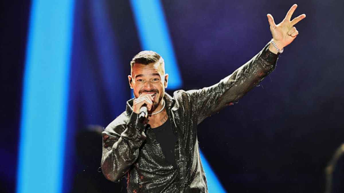 Caos en concierto de Ricky Martín; lanzaron gas lacrimógeno al escenario