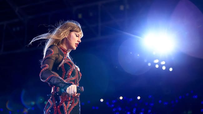 Taylor Swift performs onstage during ‘Taylor Swift | The Eras Tour’ at Allianz Parque on November 24, 2023 in Sao Paulo, Brazil. (Buda Mendes/Getty Images)