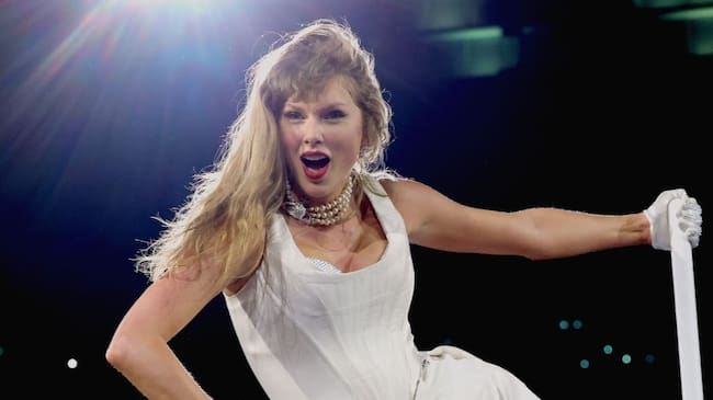 Taylor Swift performs onstage during ‘Taylor Swift | The Eras Tour’ at BC Place on December 06, 2024 in Vancouver, British Columbia. (Kevin Winter/Getty Images)
