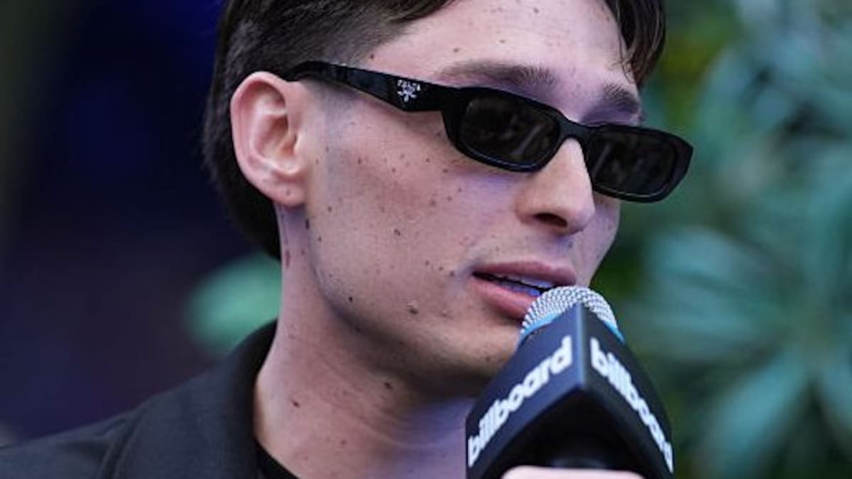 Peso Pluma Before and After: The Mexican Singer Shows Off a New Haircut