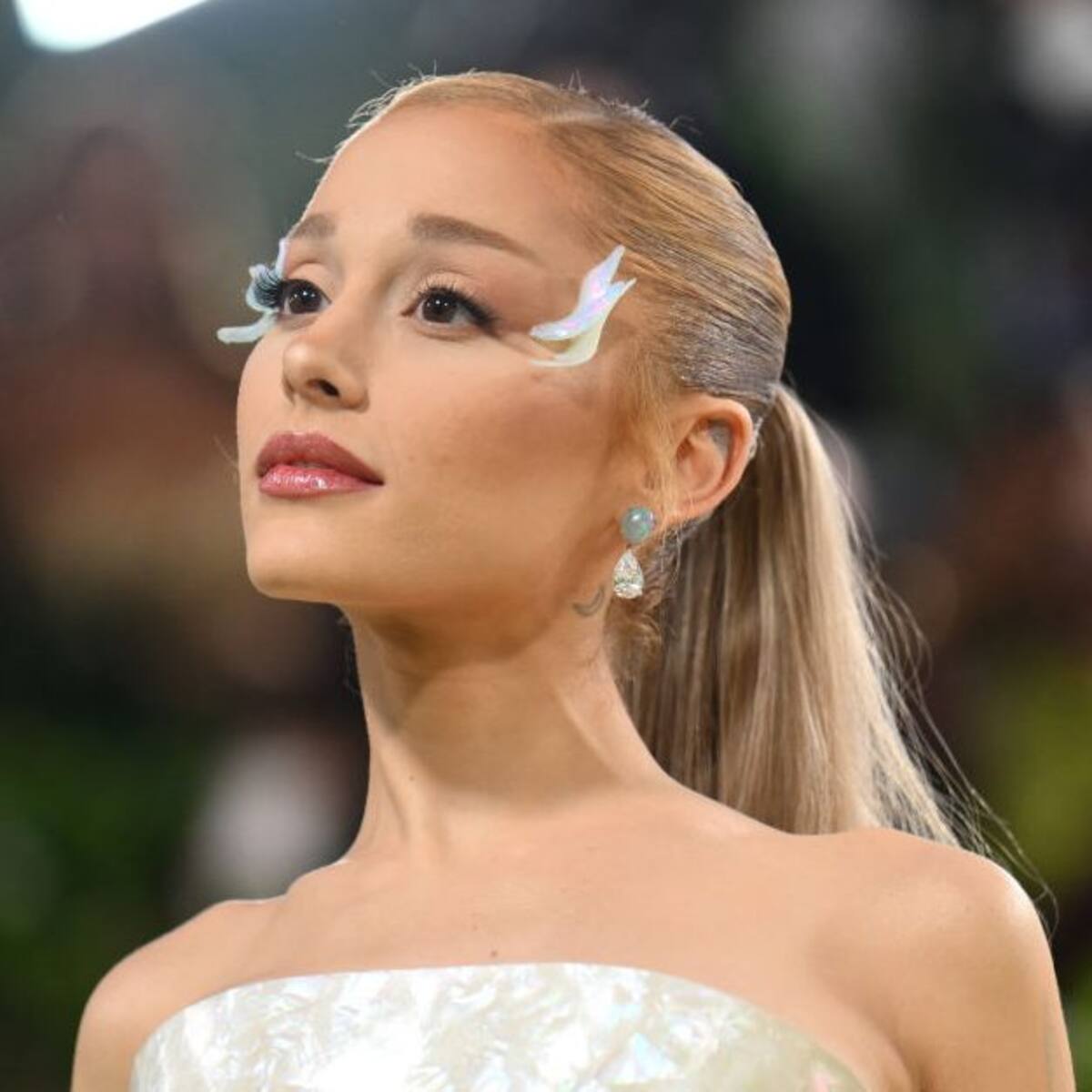 Ariana Grande estrena video musical de ‘Hampstead’: Letra en Español