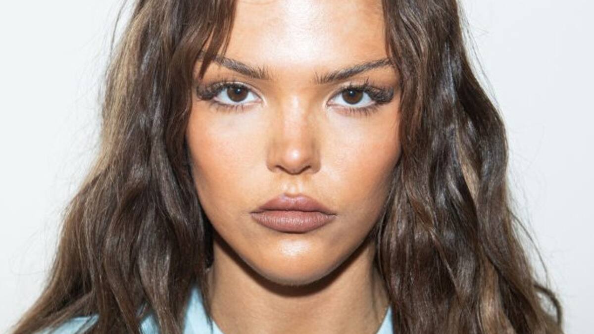 Quién es Bu Cuarón, la sorpresa (y controversia) en el cierre del Radical Optimism Tour