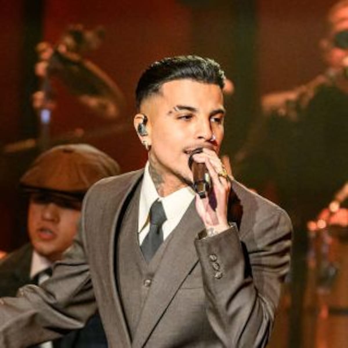 ¡Rauw Alejandro y Bad Bunny conquistan el número 1 en LOS40 USA con ‘Qué Pasaría’!