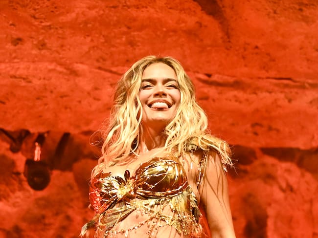 Karol G actúa en Coachella 2026 de forma previa a anunciar el TropiTour