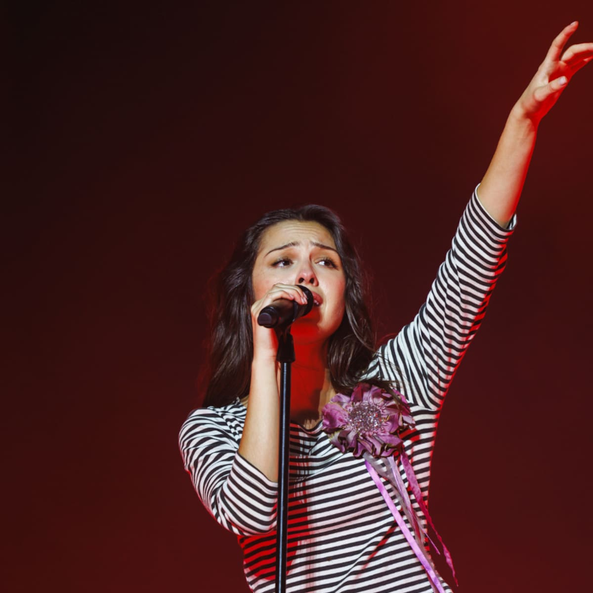 'stupid song' de Olivia Rodrigo: letra completa en inglés y español