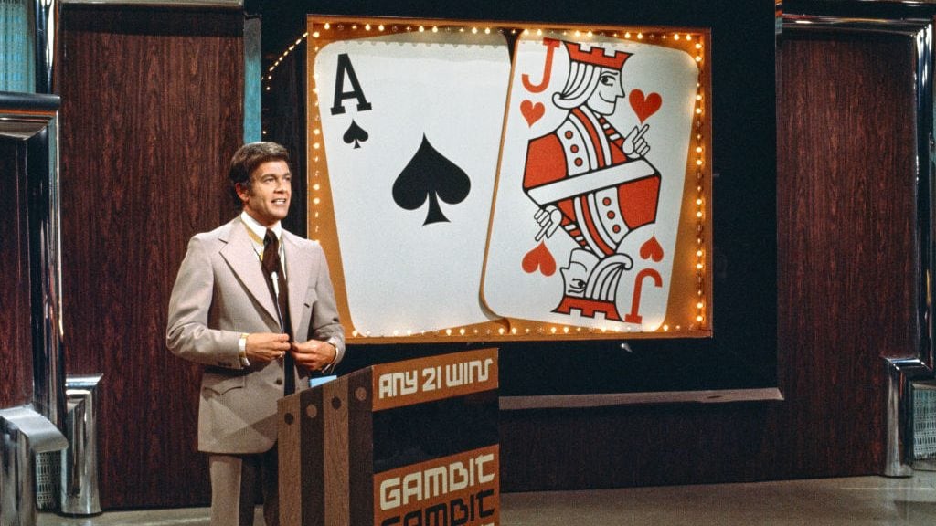 Show host Wink Martindale on the game show, GAMBIT. August 25, 1972. (Photo by CBS via Getty Images)