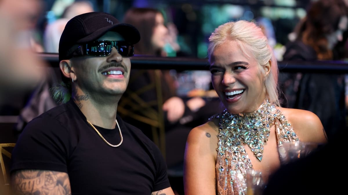 ¿Karol G y Feid volvieron? Las pistas en redes sociales que tienen soñando a los fanáticos
