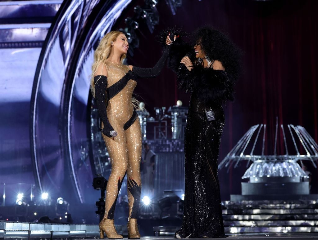 Beyoncé and Diana Ross perform onstage during the «RENAISSANCE WORLD TOUR» at SoFi Stadium on September 04, 2023 in Inglewood, California. Kevin Mazur/WireImage for Parkwood