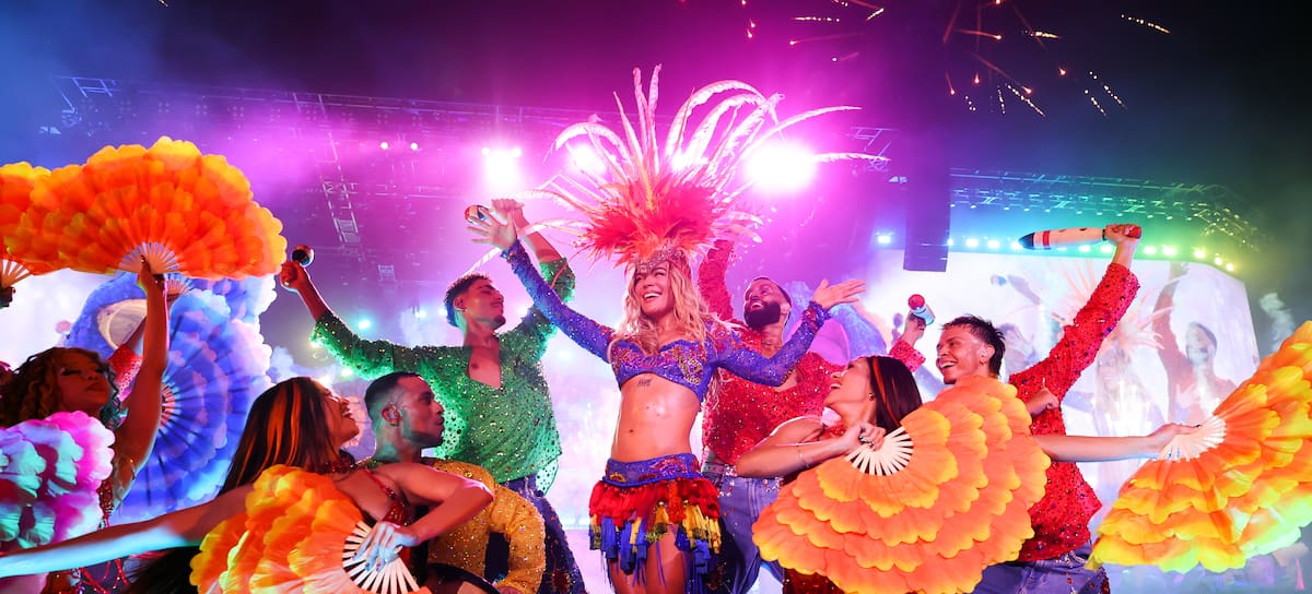 Karol G actúa en el escenario principal durante el Coachella Valley Music and Arts Festival 2026 en el Empire Polo Club el 12 de abril de 2026 en Indio, California. Kevin Mazur/Getty Images para Coachella