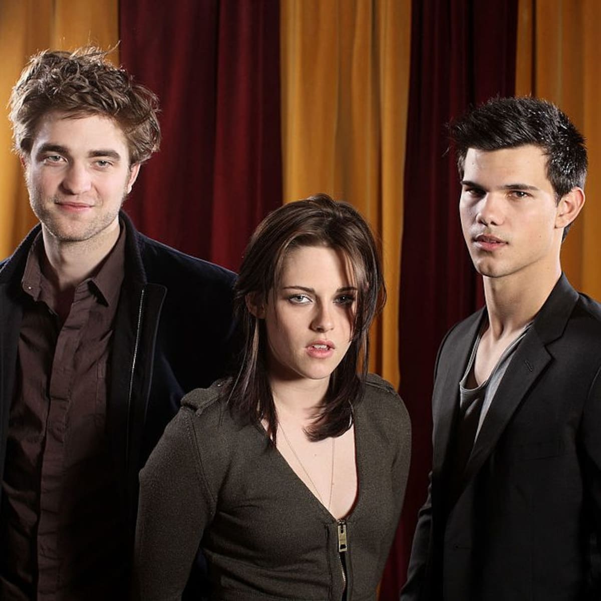 Are Jenna Ortega & Jacob Elordi the New Bella & Edward in Twilight Reboot?