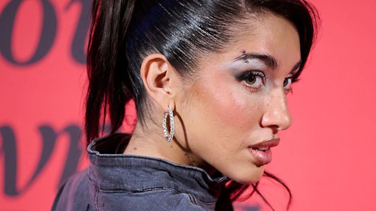 Obsesión, deseo y autodestrucción: el amor según María Becerra en ‘Infinitos Como el Mar’