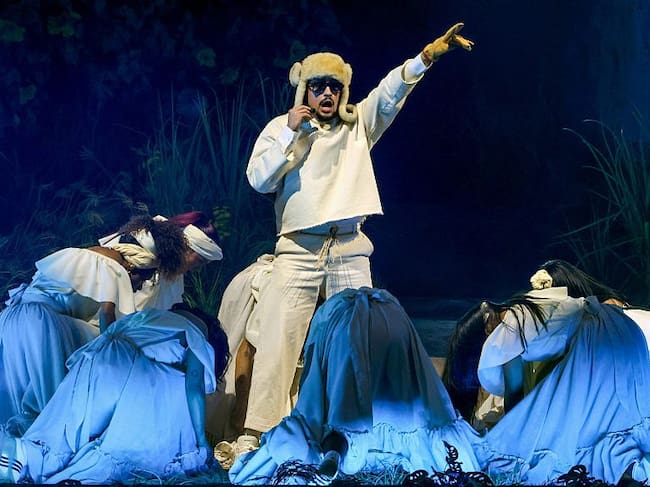 Bad Bunny se presenta en el escenario durante la Primera Noche de Bad Bunny: «No Me Quiero Ir De Aquí» Residencia En El Choli en el Coliseo de Puerto Rico José Miguel Agrelot el 11 de julio de 2025 en San Juan, Puerto Rico. Kevin Mazur/Getty Images.