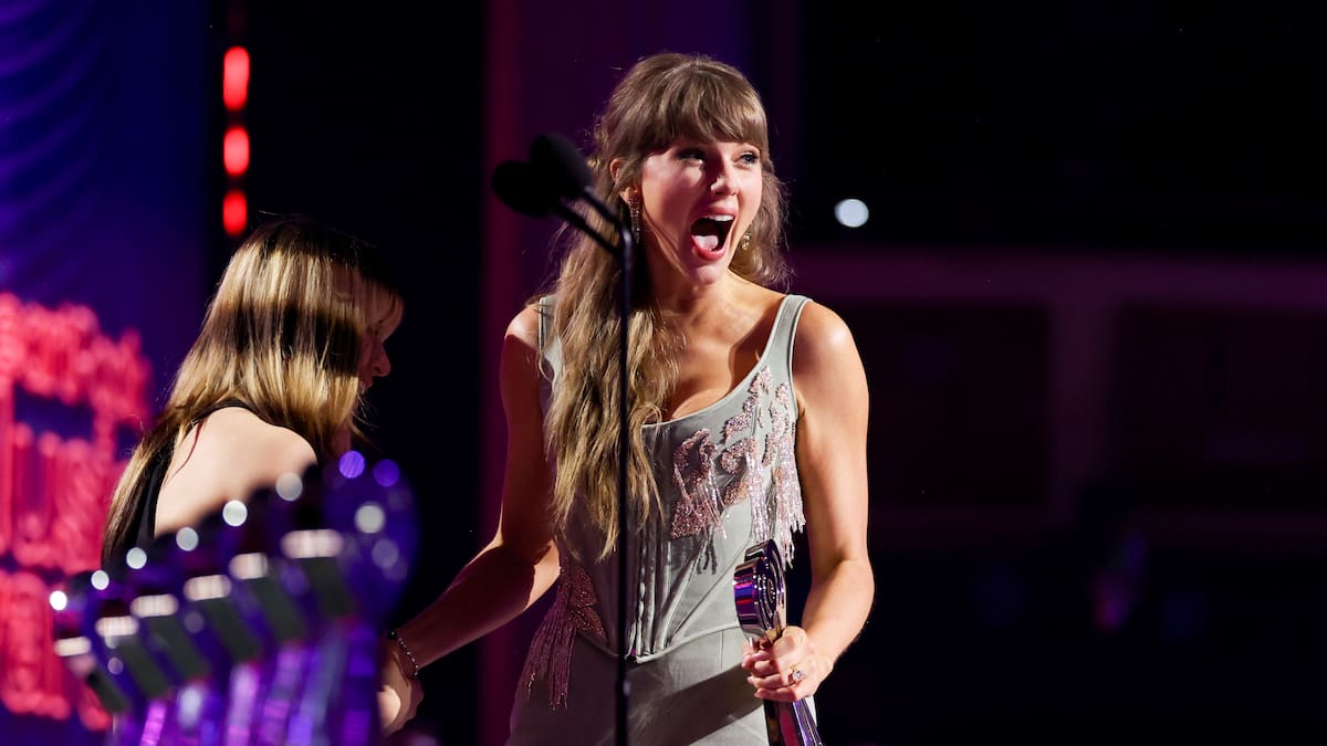 El discurso completo de Taylor Swift en los iHeartRadio Awards en defensa del arte: "Todo lo que alimentas en Internet intentará destruirlo"