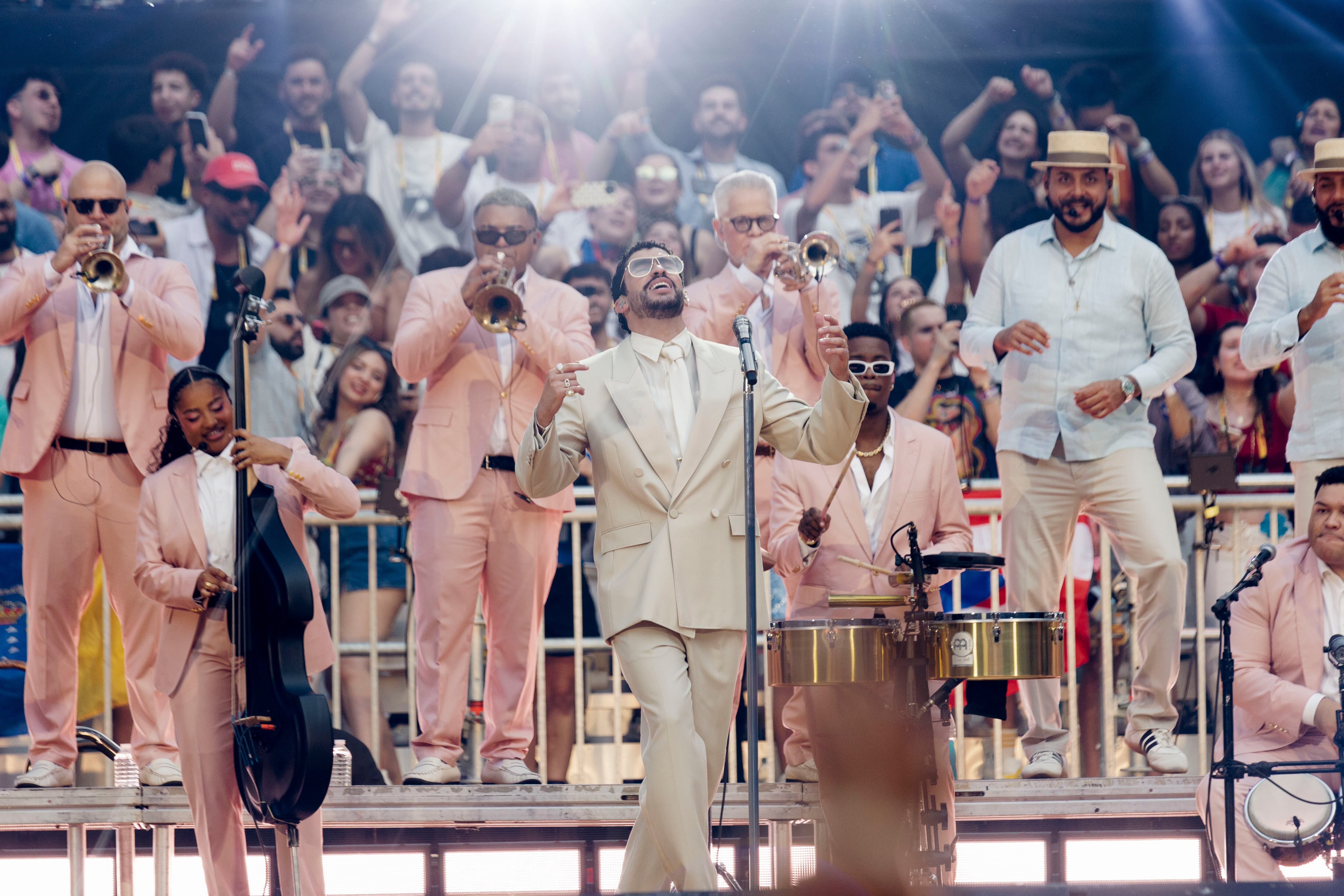 Bad Bunny en su último concierto con la gira 'Debí Tirar Más Fotos Tour' en el Riyadh Air Metropolitano de Madrid, 15 de junio de 2026.
